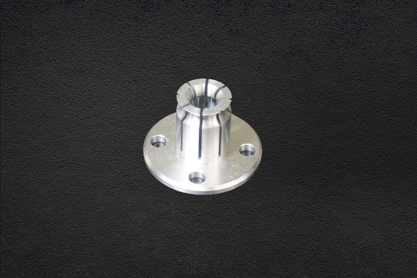材質：アルミ(A7075)
特徴：ワークコレットチャック
コメント：アルミ材を使用したチャック